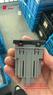 Điểm báo nguy hiểm dừng BC45-13A350-BA Chuyển đổi xe ô tô Chuyển đổi đèn flash kép Chuyển đổi đèn khẩn cấp