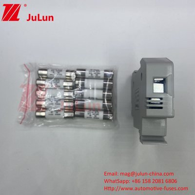 10A-63A Photovoltaic Fuse cho cài đặt mặt trời PV 32A 10X38mm 1000V DC Din Rail Fuse Holder với ánh sáng cho hệ thống mặt trời