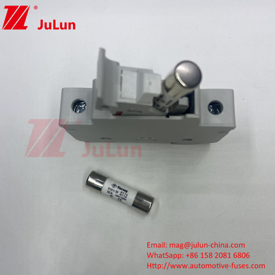 Bộ giữ bộ an toàn năng lượng mặt trời PV với bộ an toàn hướng dẫn DIN 10A-63A Cơ thể gốm