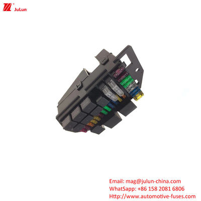 30A-500A ô tô Bolt Fuse Holder với đồng liên lạc và nhựa / Nylon Shell
