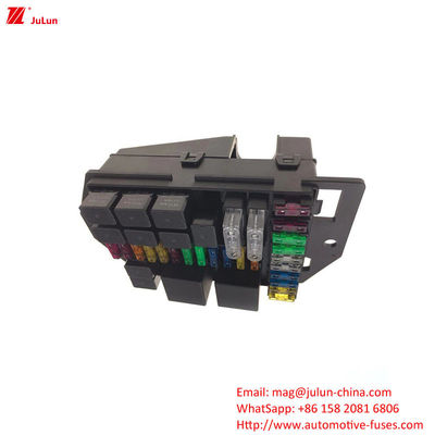 30A-500A ô tô Bolt Fuse Holder với đồng liên lạc và nhựa / Nylon Shell