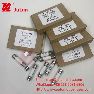 10 * 38mm FUSE 15A 690VDC Panel Mount Solar PV Fuse cho bảo vệ dây PV mạnh mẽ