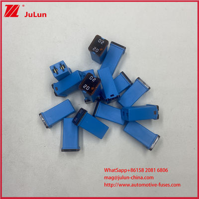 20A 32V Đầu cắm cái hình vuông vào cầu chì lưỡi dao xe hơi 0495020