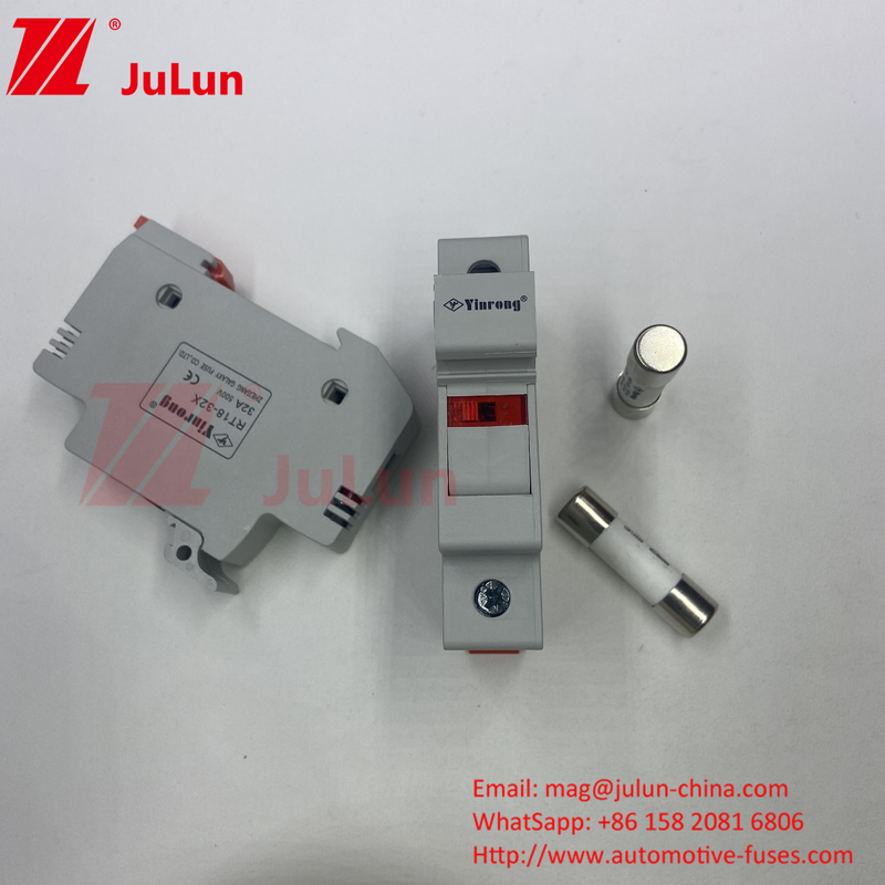30kA Capacity Breaking Solar Pv Fuse / Din Rail Solar Fuse Holder cho bảo vệ mô-đun