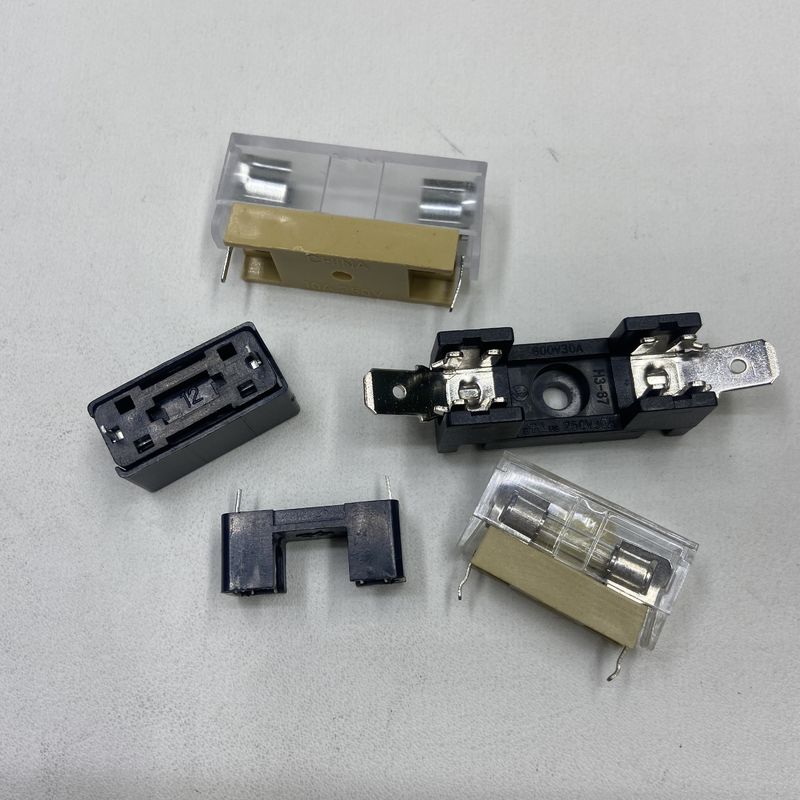 Hỗ trợ bảo hiểm 5 * 20mm Max Voltage 10A 250VDC Ceramic Fuse 6x30mm trên PCBA