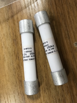 3A 1300V Vật liệu gốm Cầu chì điện áp cao Dòng điện 250KA 15X75mm
