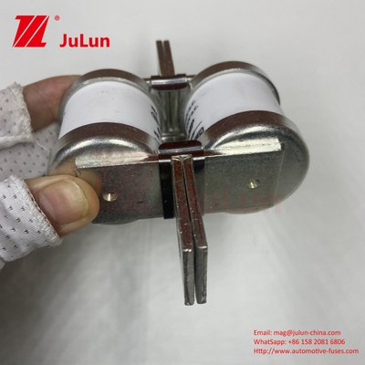 BUSSMANN 630MMT 630A Ceramic Automotive Fuses With Twin Flat Plate Design 690V Điện áp để bảo vệ xe hiệu quả