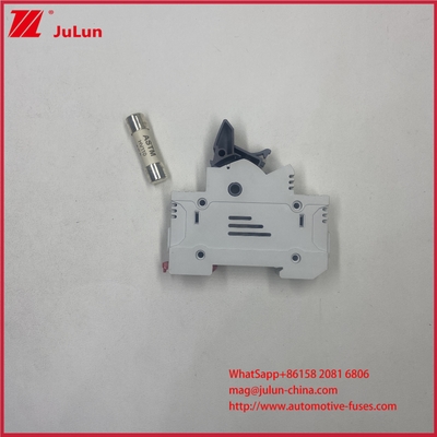 Phân tích năng lượng mặt trời Fuse nhiệt với 20kA Khả năng phá vỡ 10 * 38mm 32A 1000VDC
